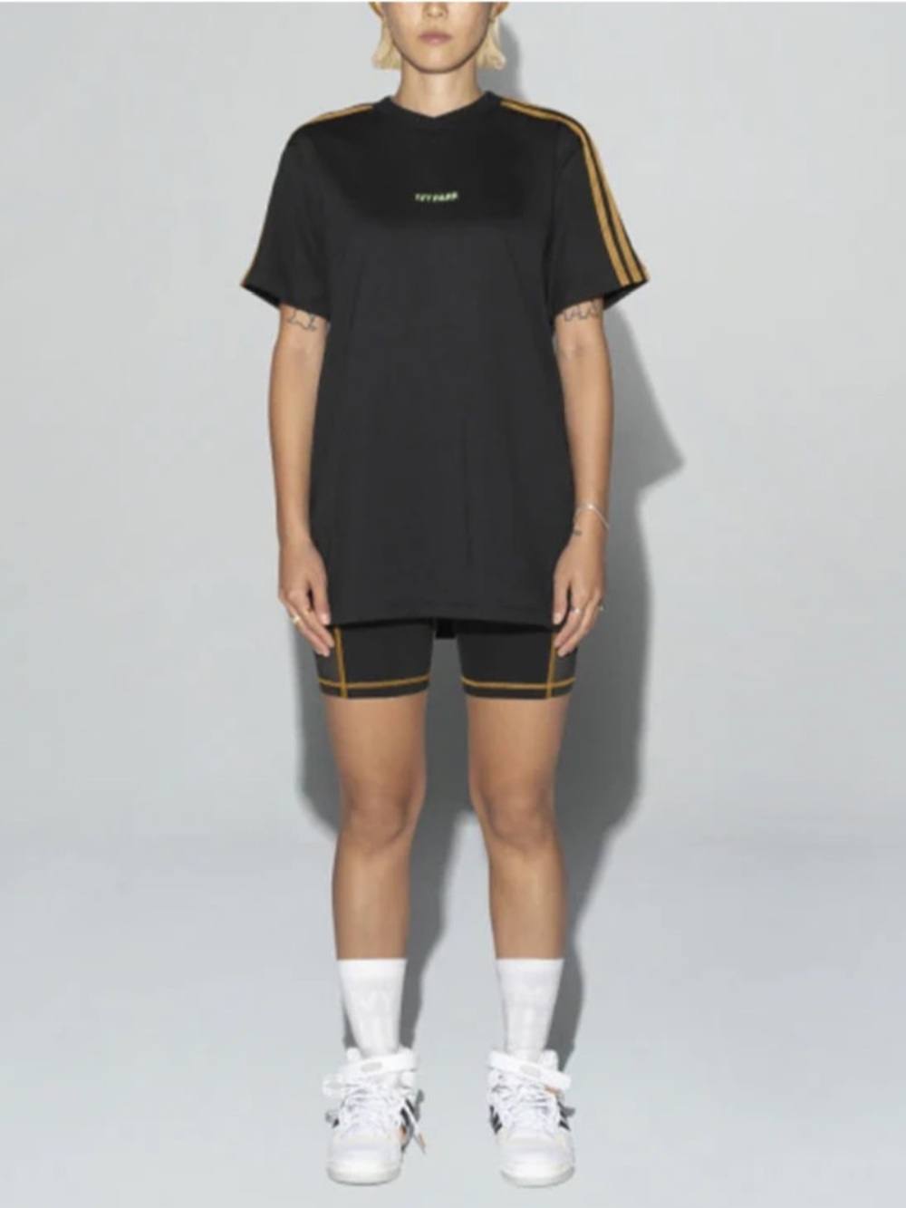 Adidas x Ivy Park Crossover Embroidered Logo T Shirt Black Gold Stripes Unisex S